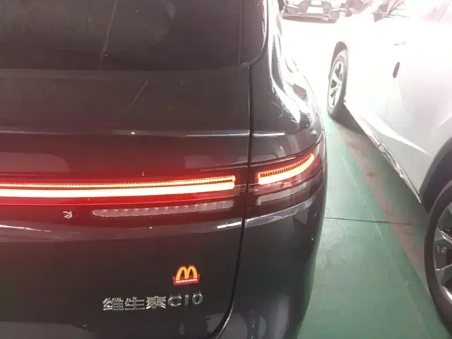 Leapmotor C10 — Фото автомобиля 7