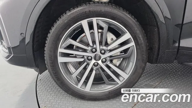 Audi Q5 45 TFSI quattro Premium — Фото автомобиля 5