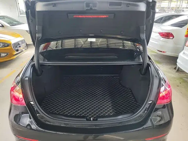 Mercedes-Benz C-Class — Фото автомобиля 18
