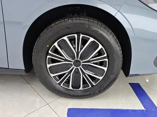 Geely Galaxy Stellar 6 — Фото автомобиля 6