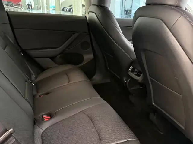Tesla Model Y — Фото автомобиля 5