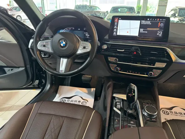 BMW 5 Series — Фото автомобиля 18