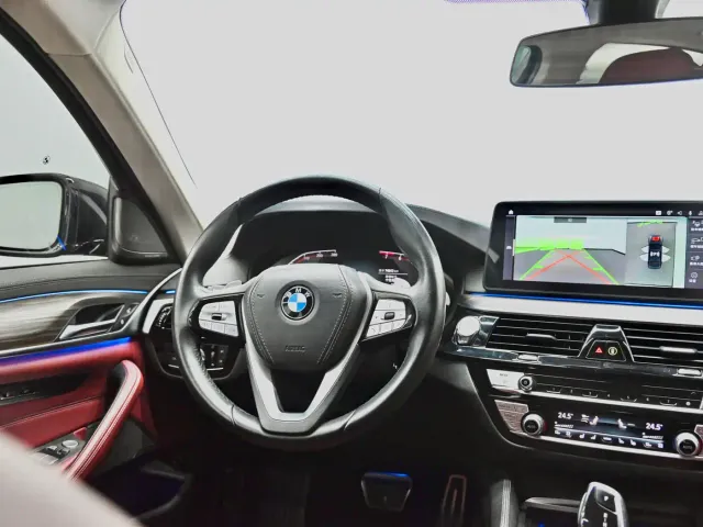 BMW 5 Series — Фото автомобиля 11