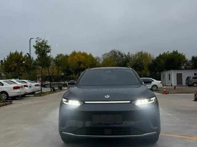 Leapmotor C11 — Фото автомобиля 2