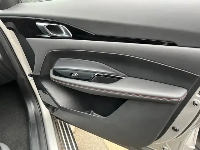 Changan Z6 — Фото автомобиля 8