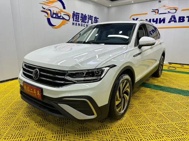 Фотография автомобиля — Volkswagen Tiguan L