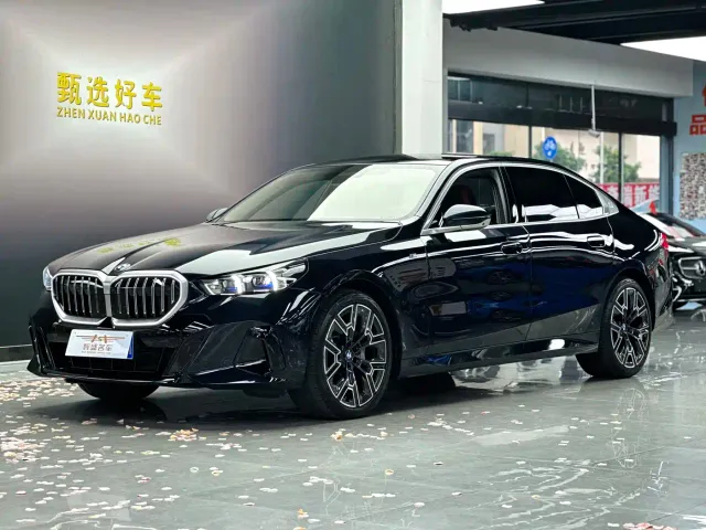 Фотография автомобиля — BMW 5 Series