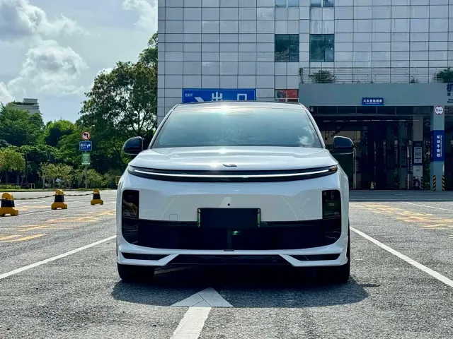 Li Auto L6 — Фото автомобиля 3