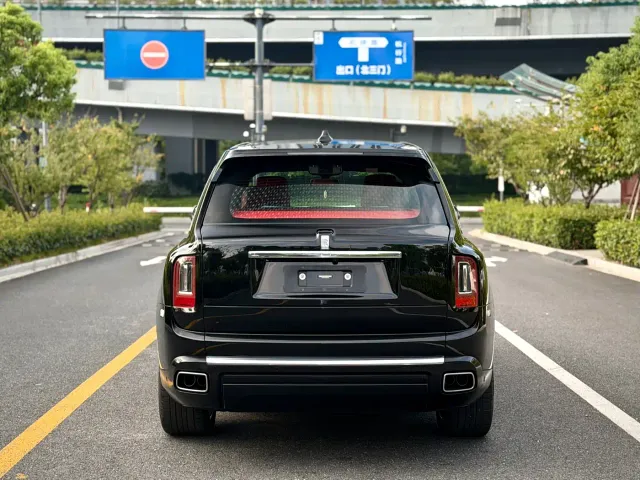 Rolls-Royce Cullinan — Фото автомобиля 5