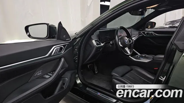 BMW i4 — Фото автомобиля 15