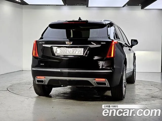 Cadillac XT5 — Фото автомобиля 4