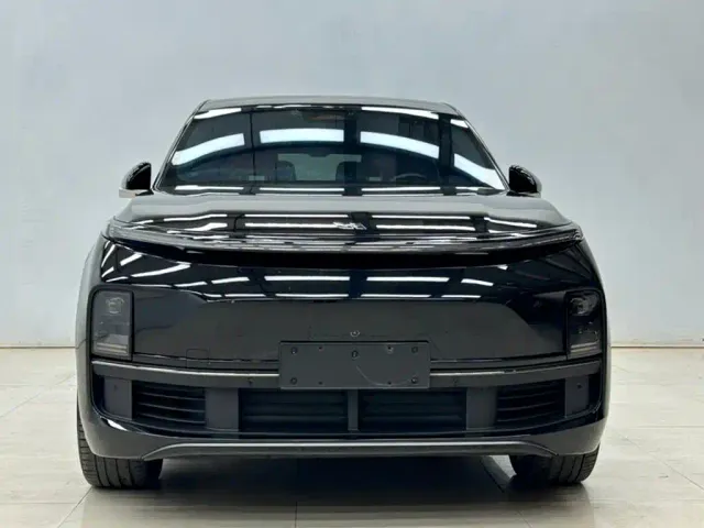 Li Auto L9 — Фото автомобиля 2