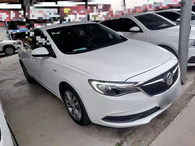 Buick Excelle — Фото автомобиля 3