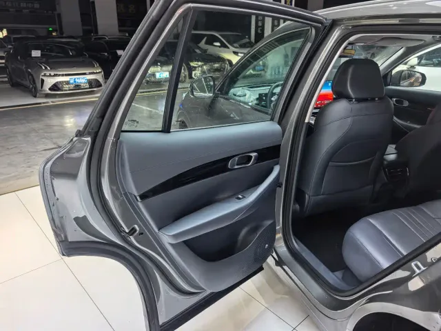 Geely Galaxy E5 — Фото автомобиля 10