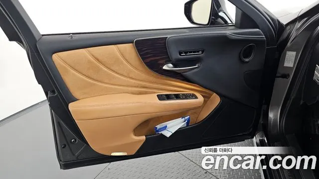 Lexus LS — Фото автомобиля 19