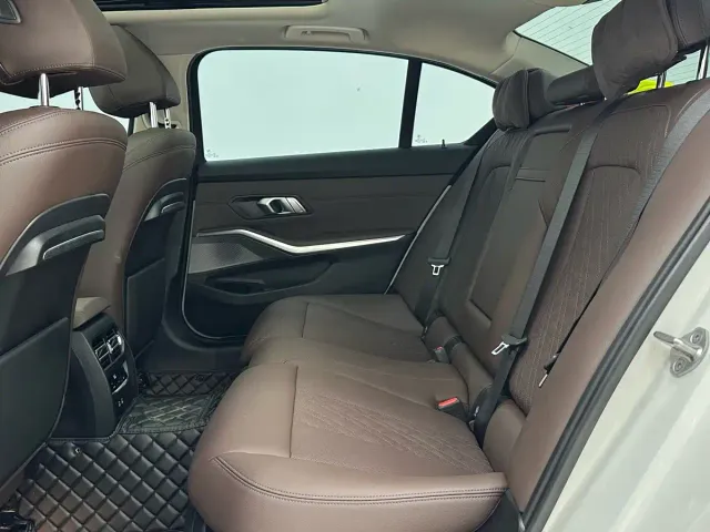 BMW 3 Series — Фото автомобиля 8