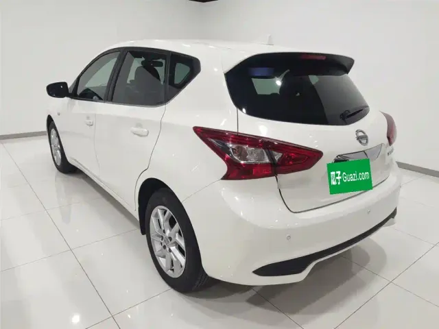 Nissan Tiida — Фото автомобиля 4