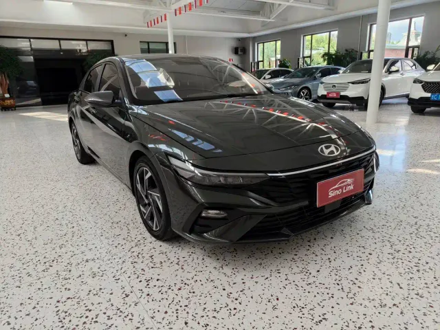 Hyundai Elantra — Фото автомобиля 3