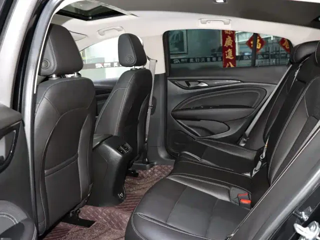 Buick Regal — Фото автомобиля 11
