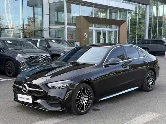 Фотография автомобиля — Mercedes-Benz C-Class
