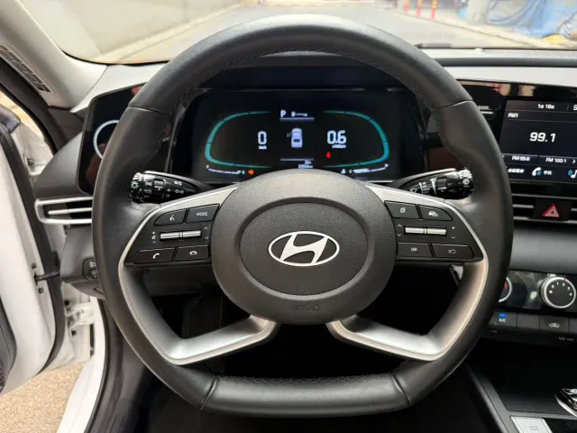 Hyundai Elantra — Фото автомобиля 11