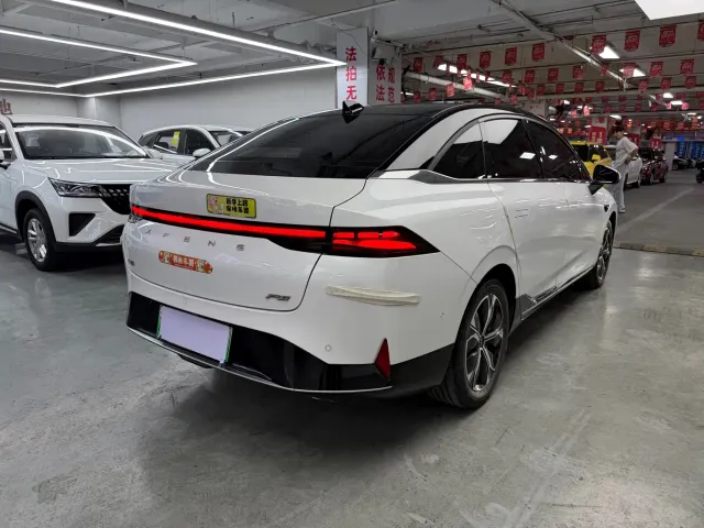 Xpeng P5 — Фото автомобиля 10