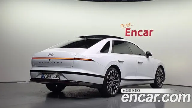 Hyundai Grandeur GN7 — Фото автомобиля 2