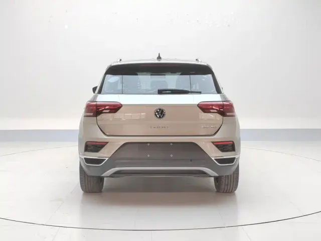 Volkswagen T-Roc — Фото автомобиля 3