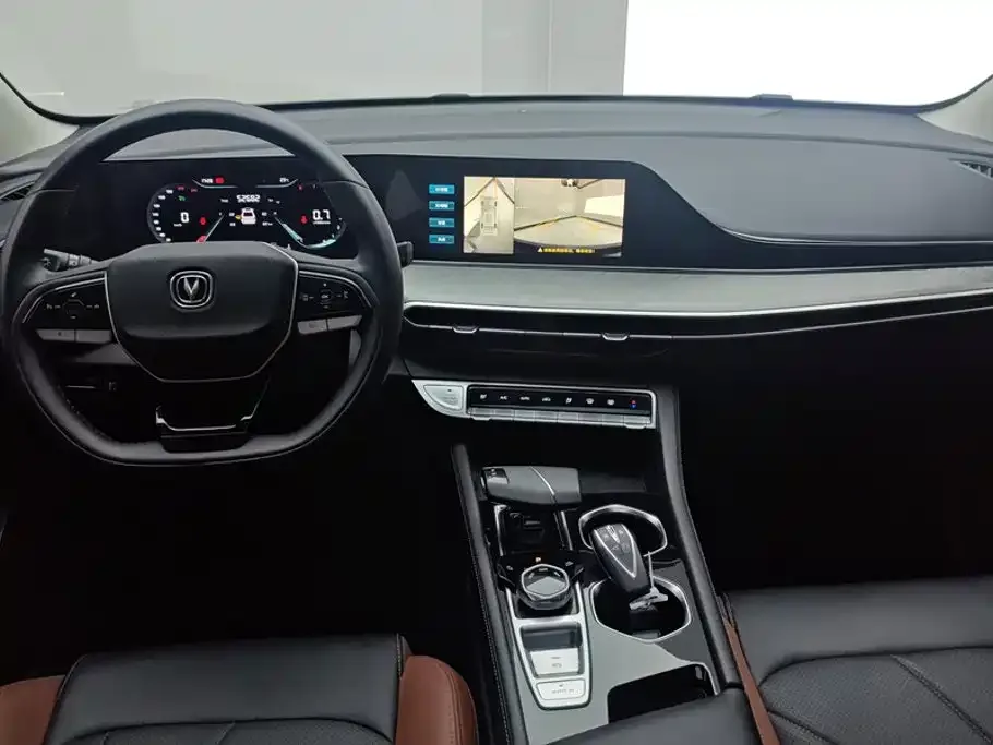 Changan Eado 2023 Enjoy Edition PLUS Blue Whale NE 1.4T GDI DCT Premium Edition — Фото автомобиля 12