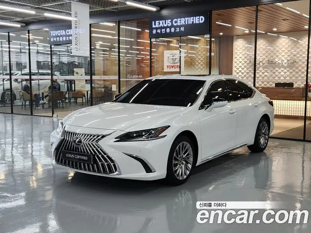 Фотография автомобиля — Lexus ES Generation 7