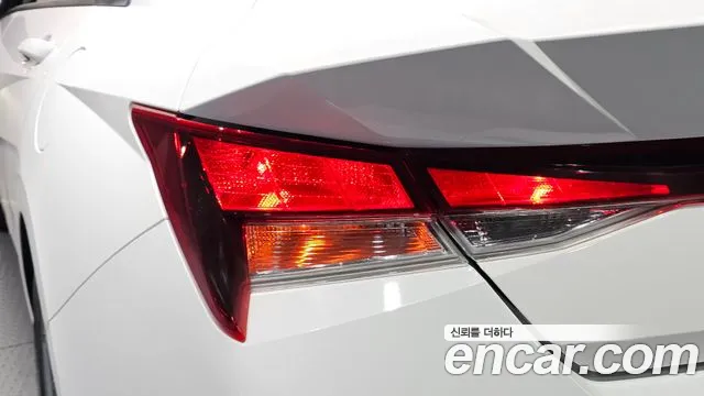 Hyundai Avante CN7 — Фото автомобиля 8