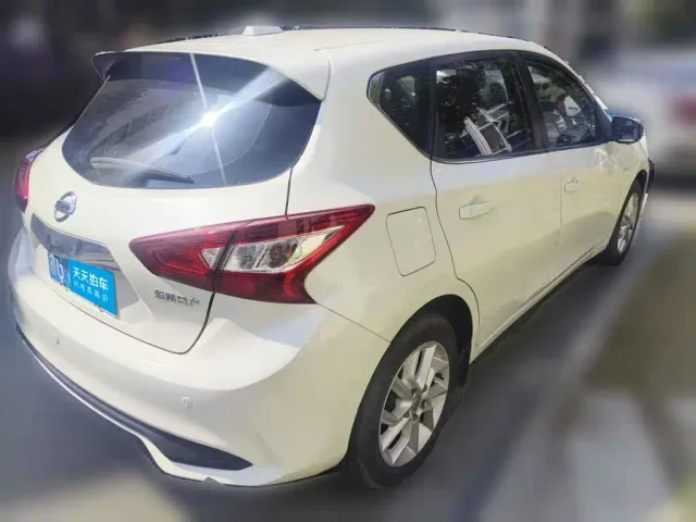 Nissan Tiida — Фото автомобиля 2