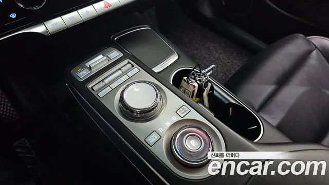 Genesis GV70 2.5T Бензин 2WD — Фото автомобиля 8