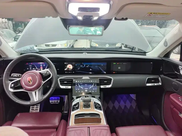 Hongqi E-HS9 — Фото автомобиля 9