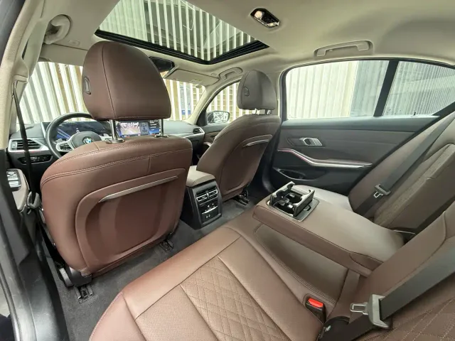 BMW 3 Series — Фото автомобиля 12