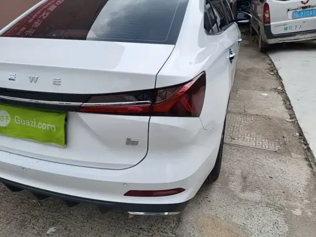 Roewe i5 — Фото автомобиля 7