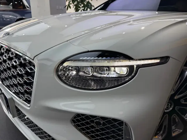 Bentley Continental Plug-in Hybrid — Фото автомобиля 11