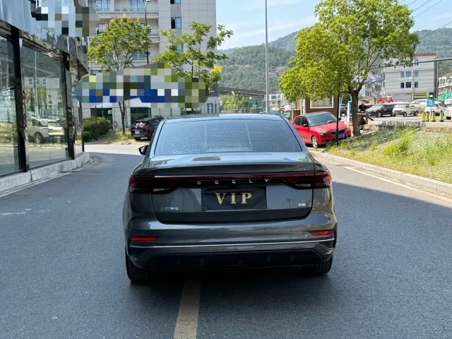 Geely Emgrand — Фото автомобиля 5