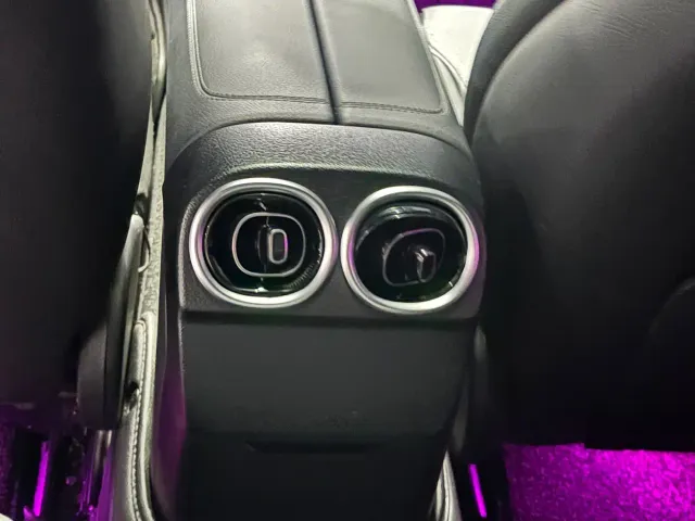 Mercedes-Benz C-Class — Фото автомобиля 11