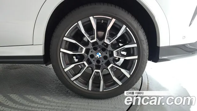 BMW X6 xDrive40i M Sport — Фото автомобиля 18