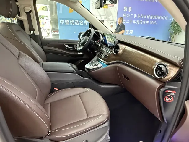 Mercedes-Benz V-Class — Фото автомобиля 28