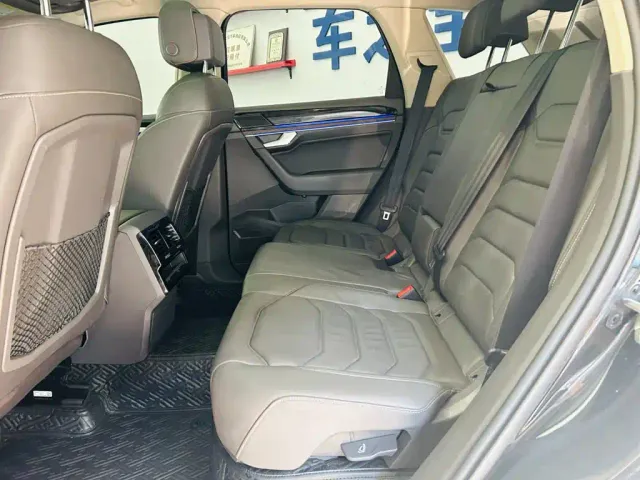 Volkswagen Touareg — Фото автомобиля 22