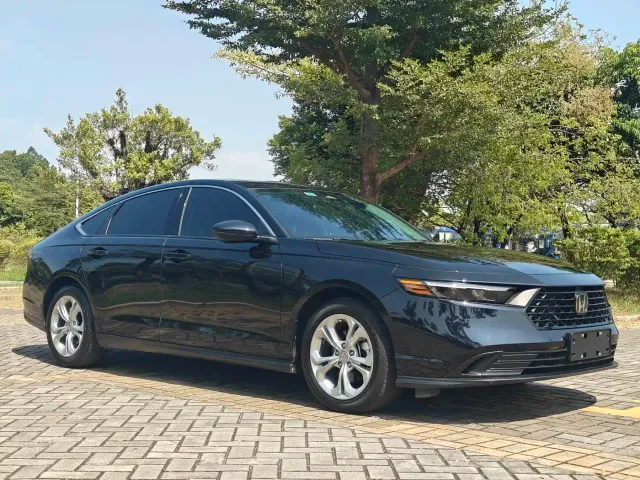 Honda Accord — Фото автомобиля 3