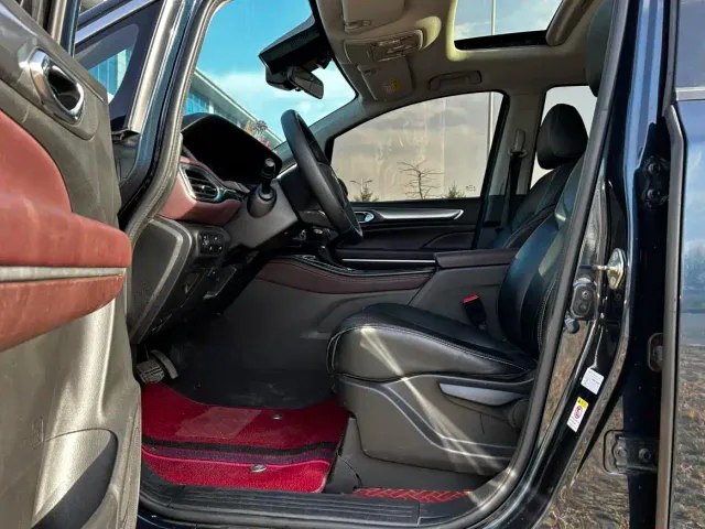 GAC Trumpchi M6 — Фото автомобиля 10