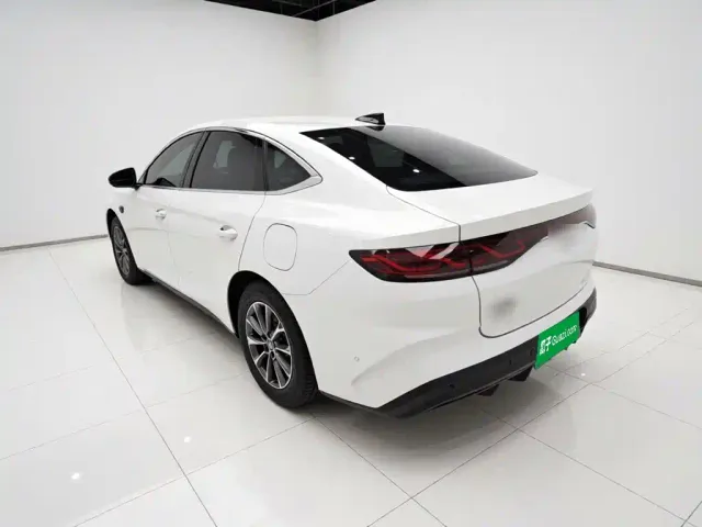 BYD Qin L 2025 DM-i Smart Drive Edition 80KM Leading — Фото автомобиля 4