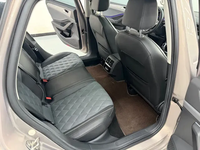 Volkswagen Sagitar — Фото автомобиля 20