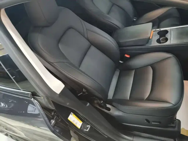 Tesla Model Y — Фото автомобиля 24