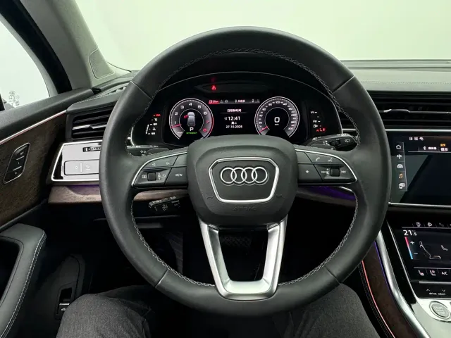 Audi Q7 — Фото автомобиля 16