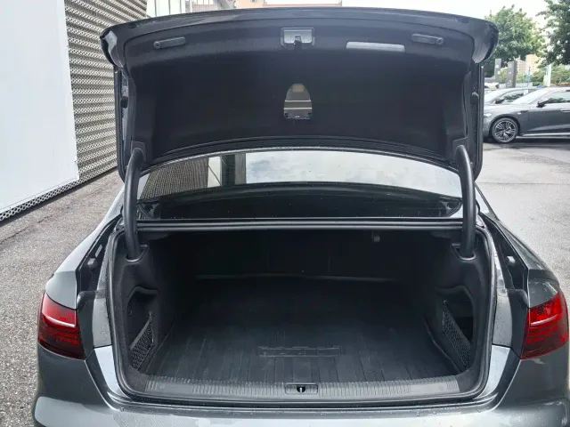 Audi A4L — Фото автомобиля 16