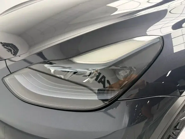 Tesla Model Y — Фото автомобиля 15